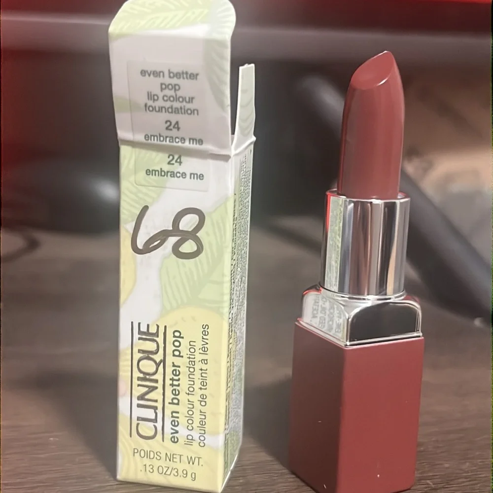 🌙💕Clinique Embrace Me Lipstick